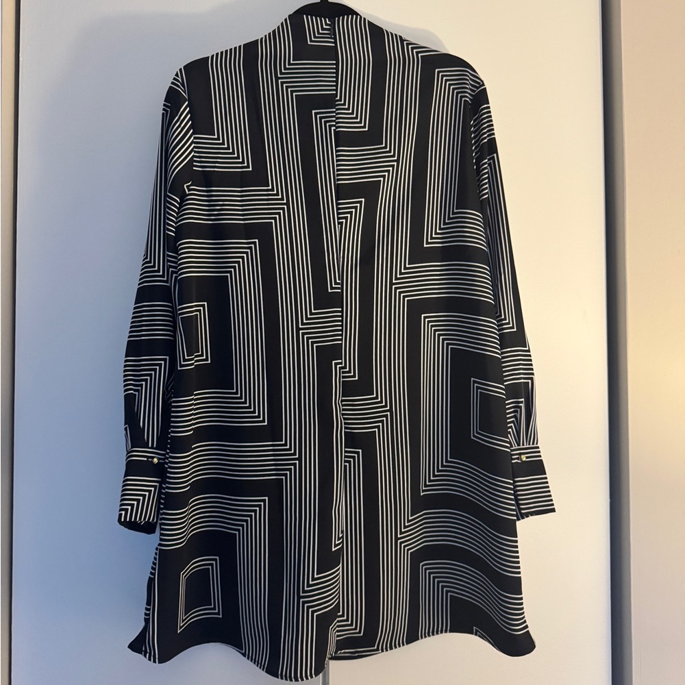 H&M Black and White Geometric Long Sleeve Dress Size Small - Picture 3 of 5